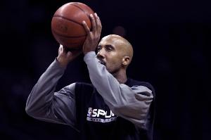 开云体育官网-鲍文：当我能影响甜瓜&amp;科比&amp;麦迪时 人们才注意到我的防守