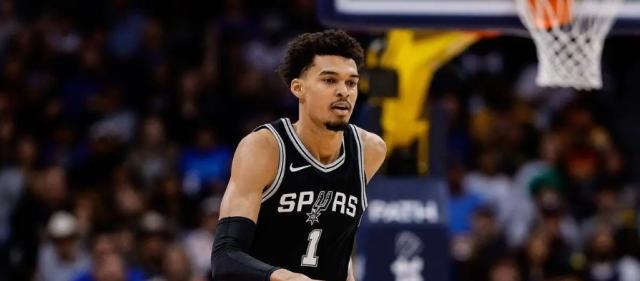 开云体育下载-惨遭西部副班长逆转！文班报销马刺开启自由落体