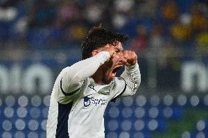 阿媒：拜仁有意签下独立队中场洛约拉，正考虑报价1500-2000万欧